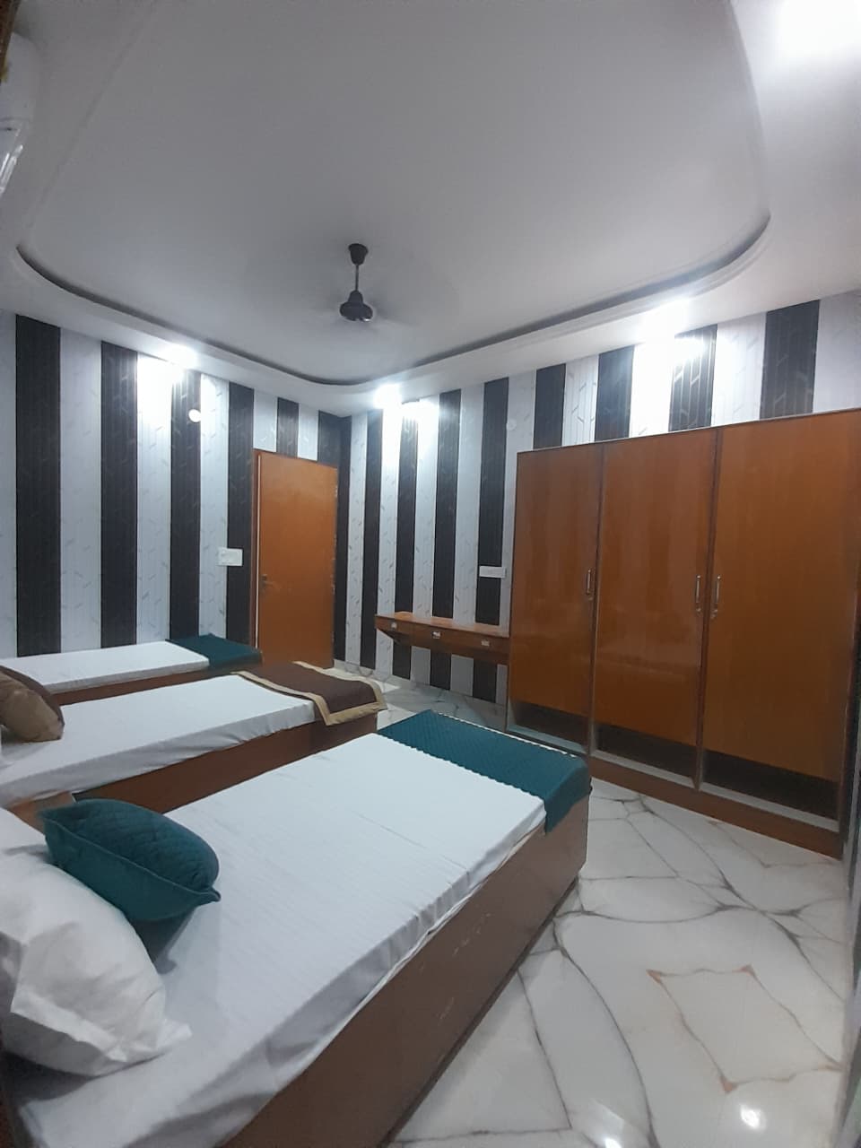 Premium rooms at Shree Shyam hostels